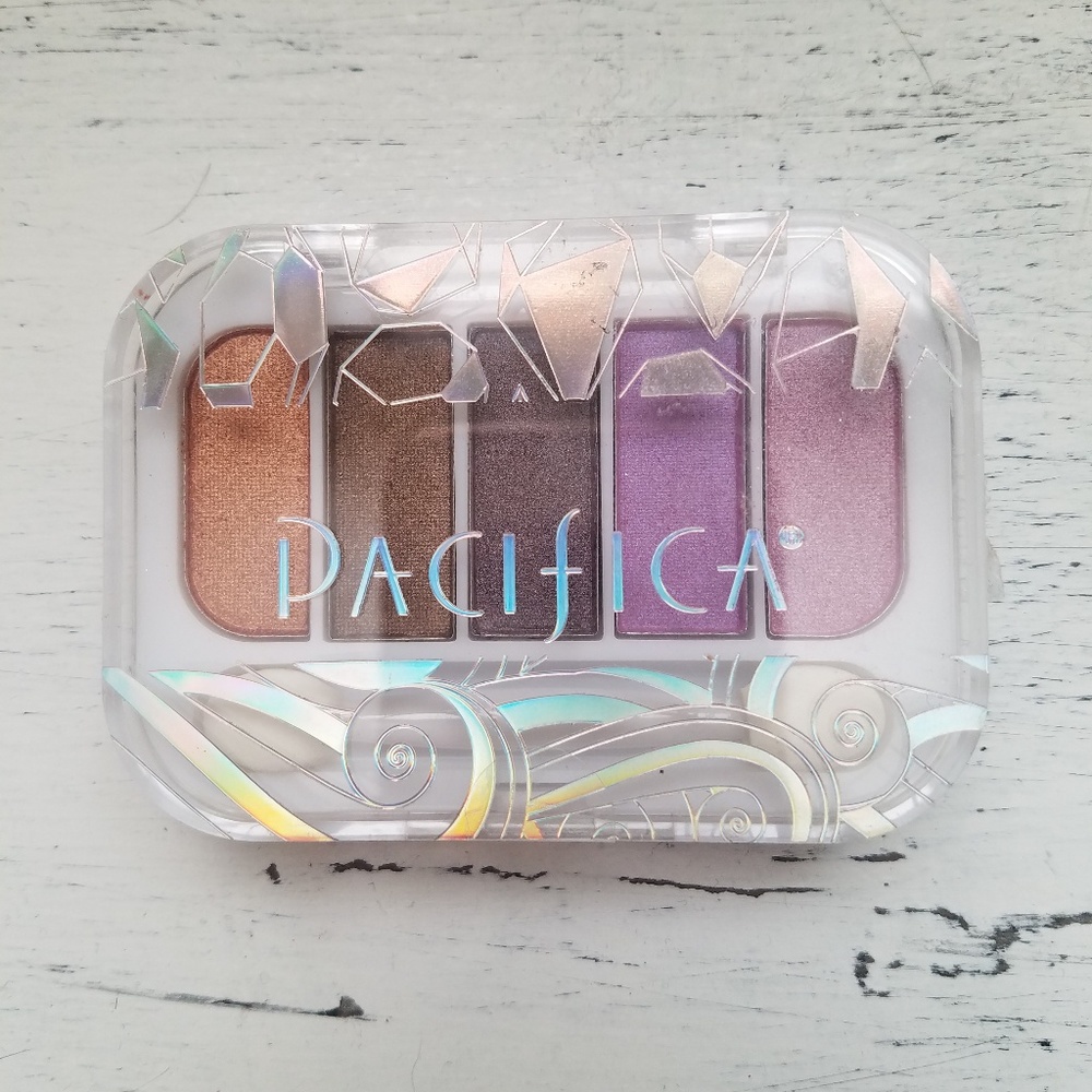 Pacifica eyeshadow pallet